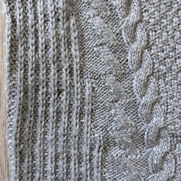 Hollister Cable Knit Gray Crewneck Sweater Womens XS Normcore Grandpa Preppy - Picture 5 of 16